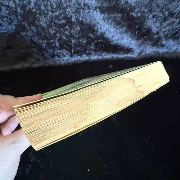 The Secret Garden by Frances Hodgson Burnett | 1973 | Vintage Yearling Paperback - Picture 2 of 10